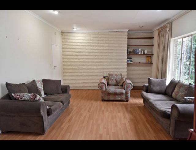 4 BEDROOM HOUSE FOR SALE IN SAVOY ESTATE